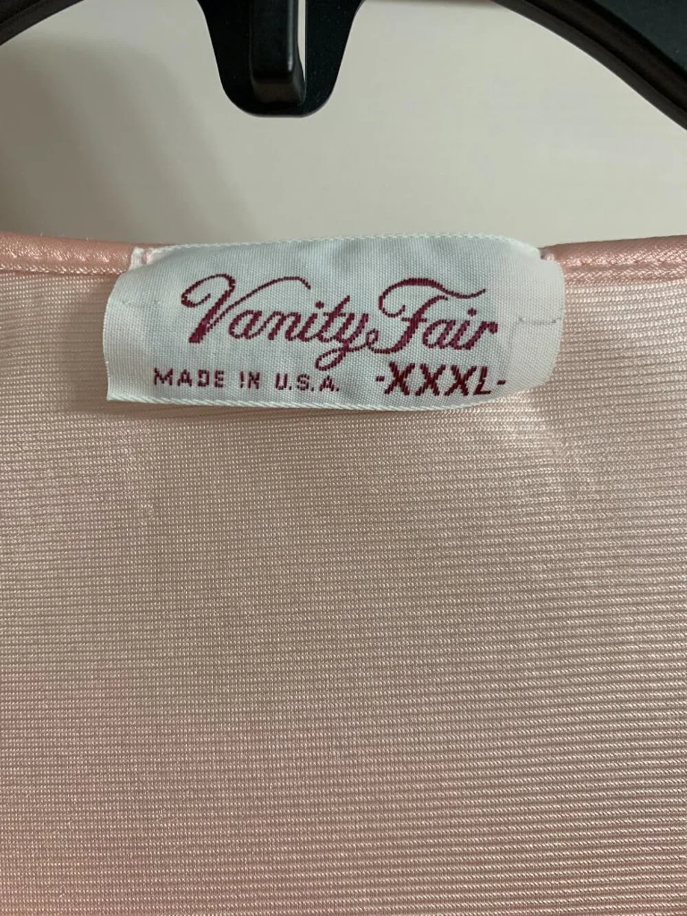 Vanity Fair Women's Pink Satin Robe, Size 3X - Picture 3 of 4